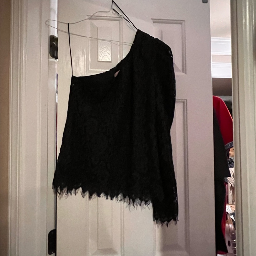 Leyden Black Lace One-Shoulder Top